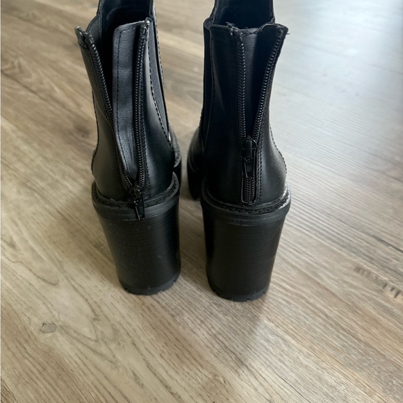 Madden Girl Black Ankle Booties with Platform Sole - Picture 3 of 4